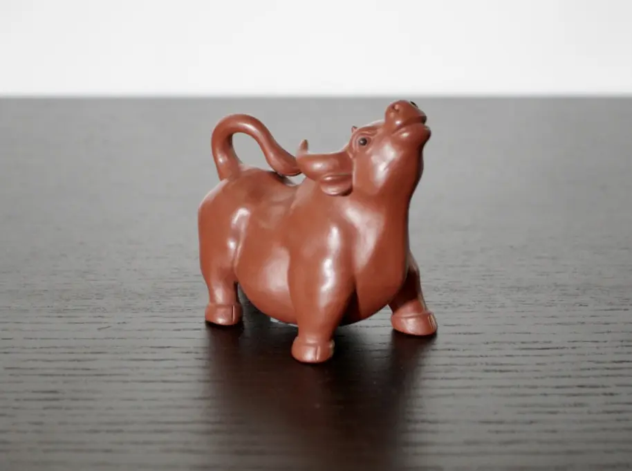Чайная фигурка «Бык» № 2, исинская глина
