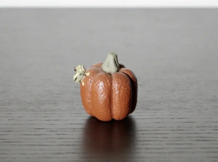 Чайная фигурка «Лягушка на тыкве» № 8, исинская глина