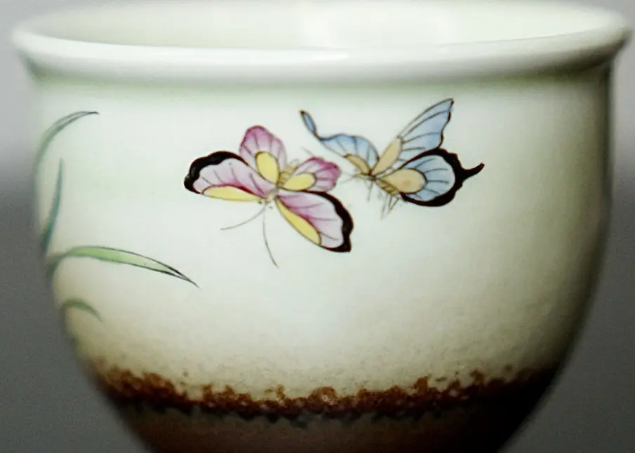 Пиала «Бабочки» № 86, керамика Цзиндэчжэнь, 119 мл