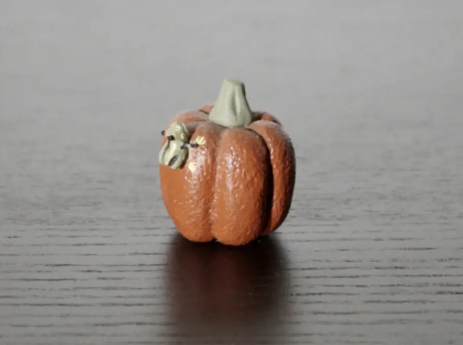 Чайная фигурка «Лягушка на тыкве» № 8, исинская глина