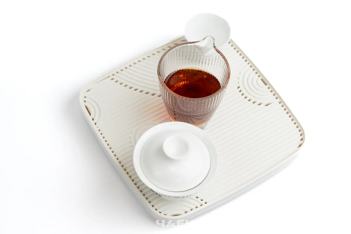 Чабань № 66, пластик