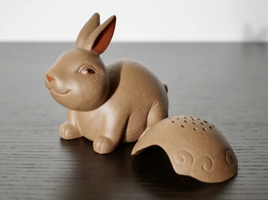 Чайная фигурка с ситом «Кролик» № 2, исинская глина