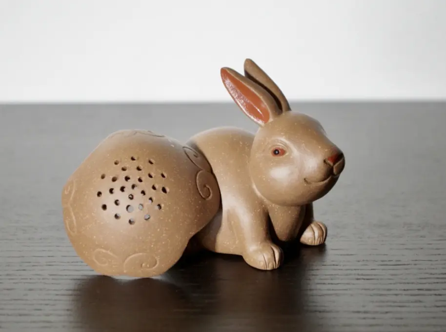 Чайная фигурка с ситом «Кролик» № 2, исинская глина