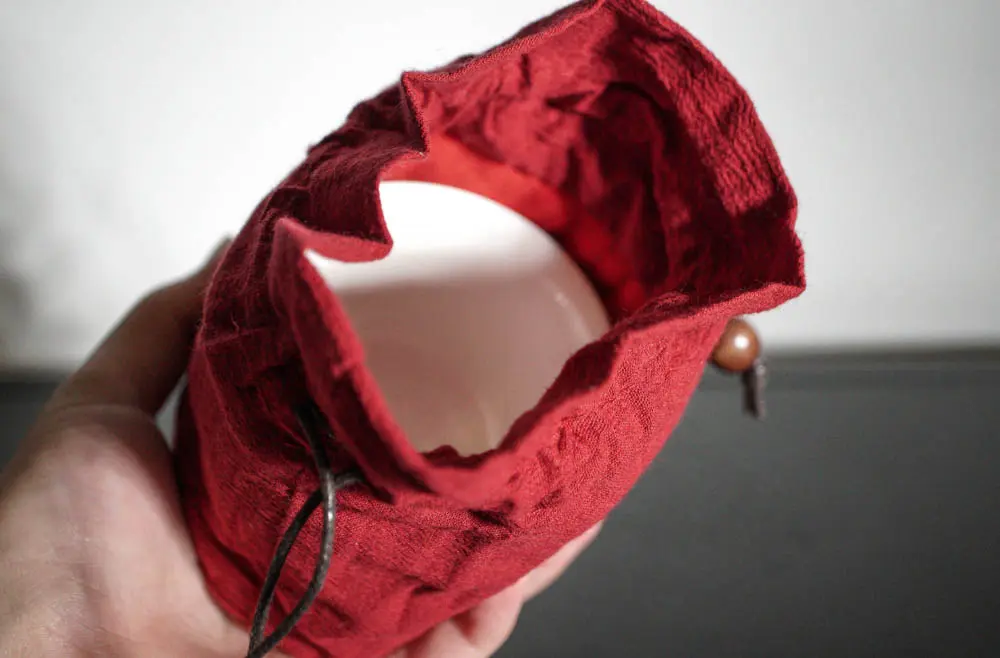 Мешочек для чайной посуды красный