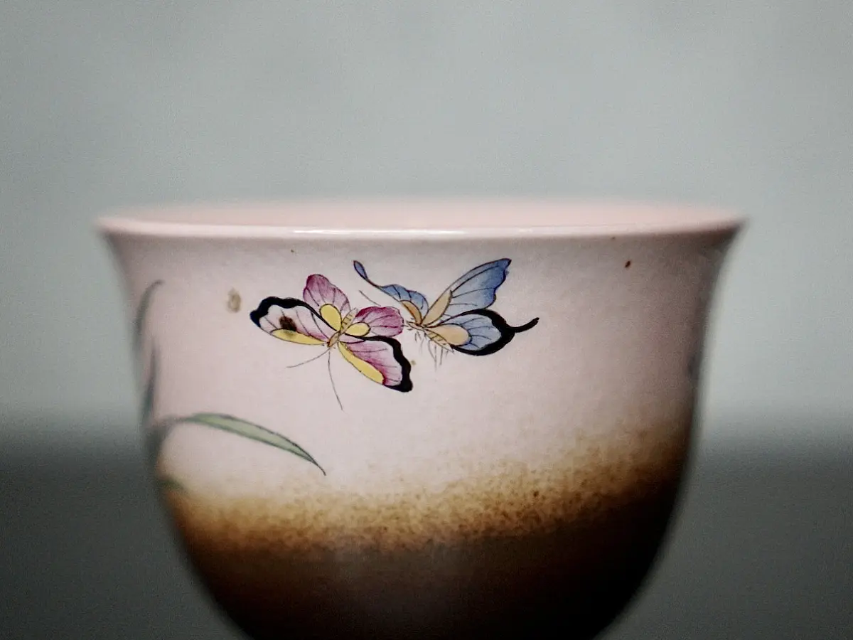 Пиала «Бабочки» № 70, керамика Цзиндэчжэнь, 118 мл