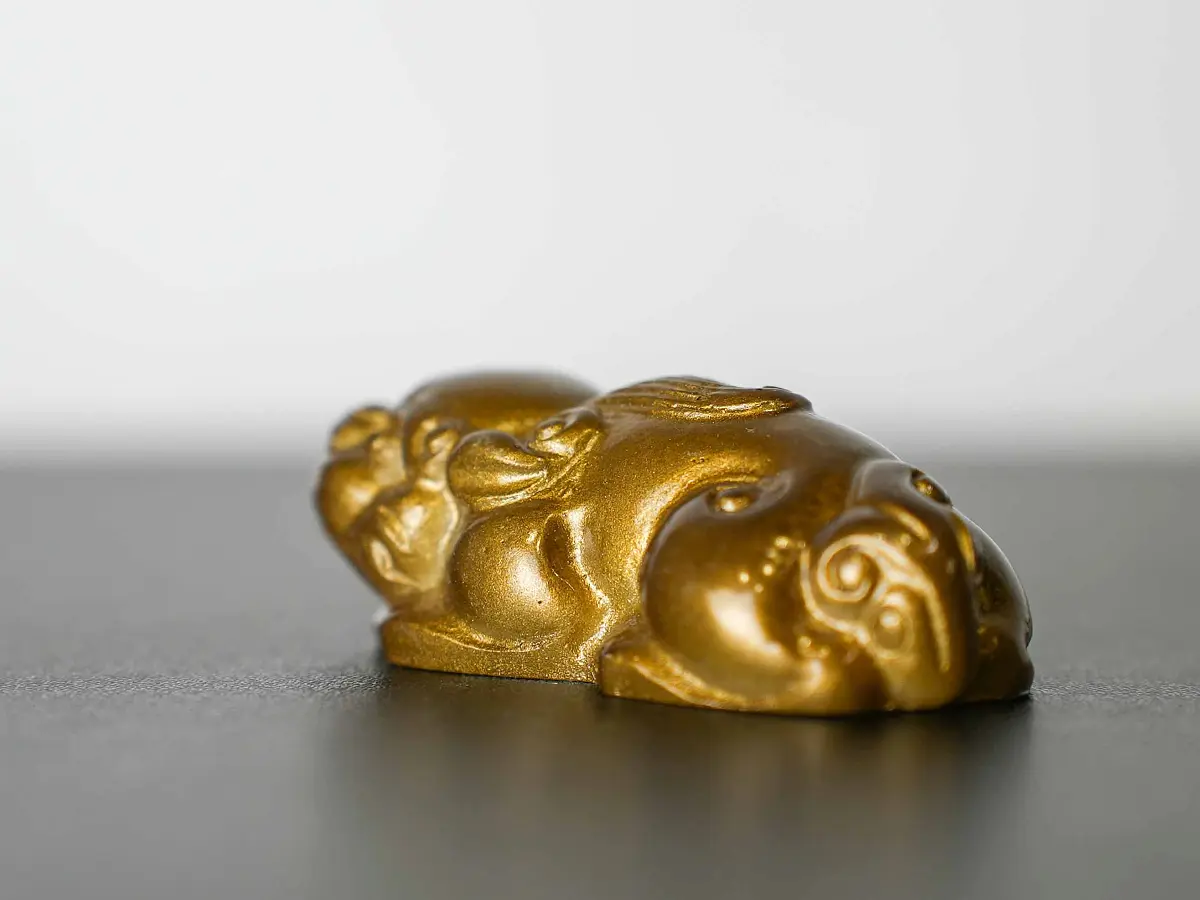 Чайная фигурка «Золотой пёс» № 50, меняющая цвет