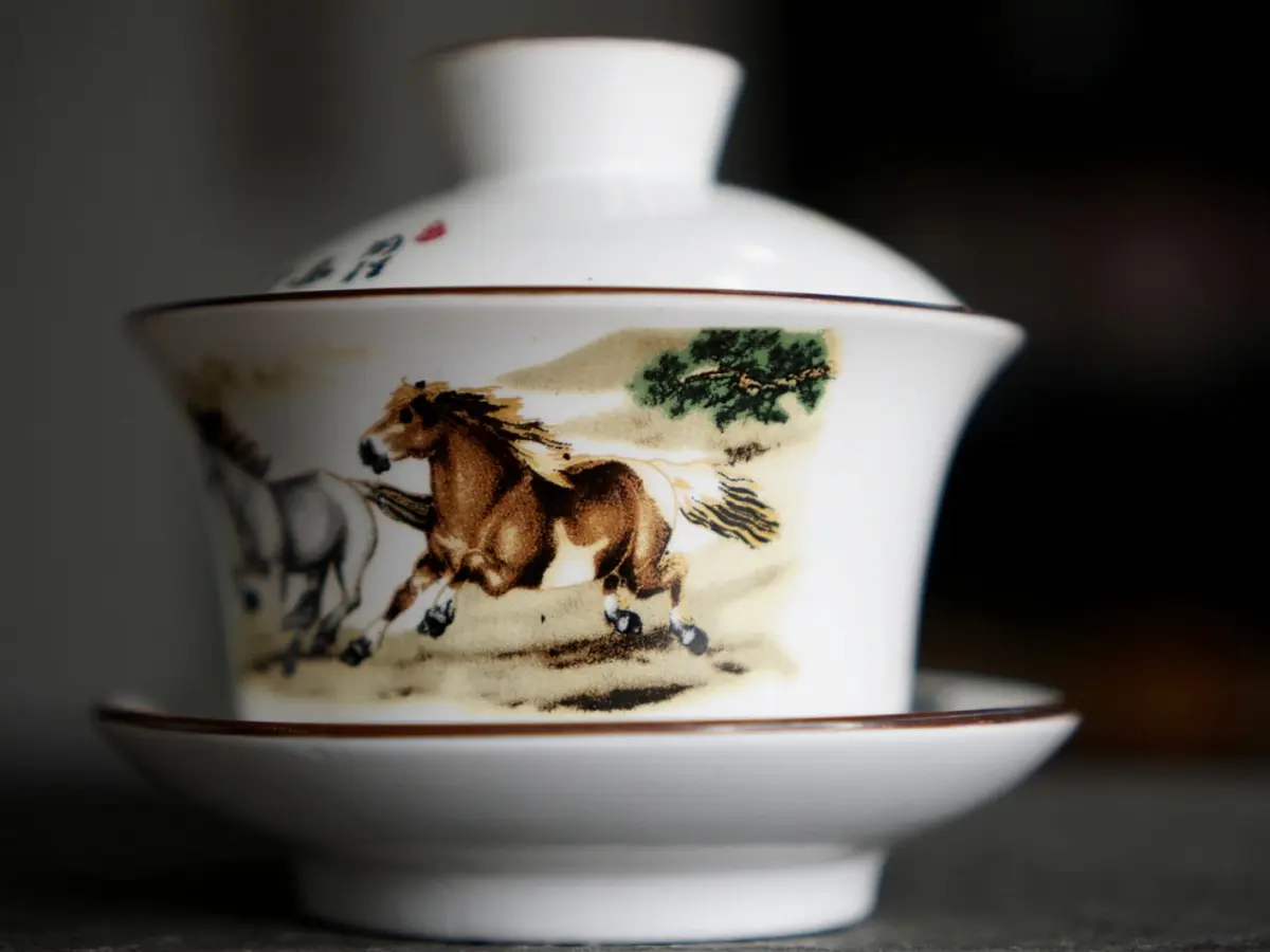 Гайвань «Лошади» № 4, фарфор, 110 мл