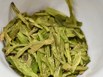 «Колодец Дракона» - зелёный чай с озера СиХу