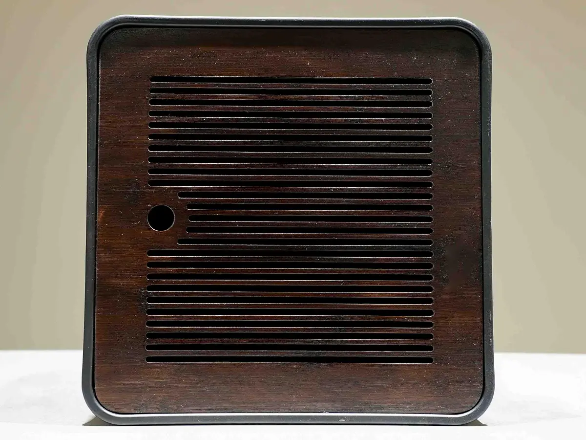 Квадратная чабань № 28, деревянная с пластиковым поддоном, 28х28