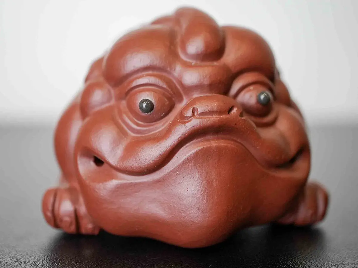 Чайная фигурка «Трёхлапая Жаба» № 97, исинская глина