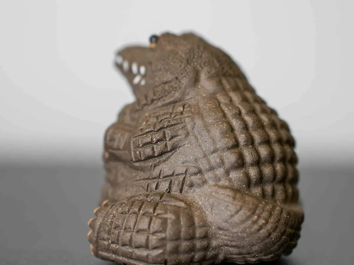 Чайная фигурка «Крокодил» № 35, исинская глина