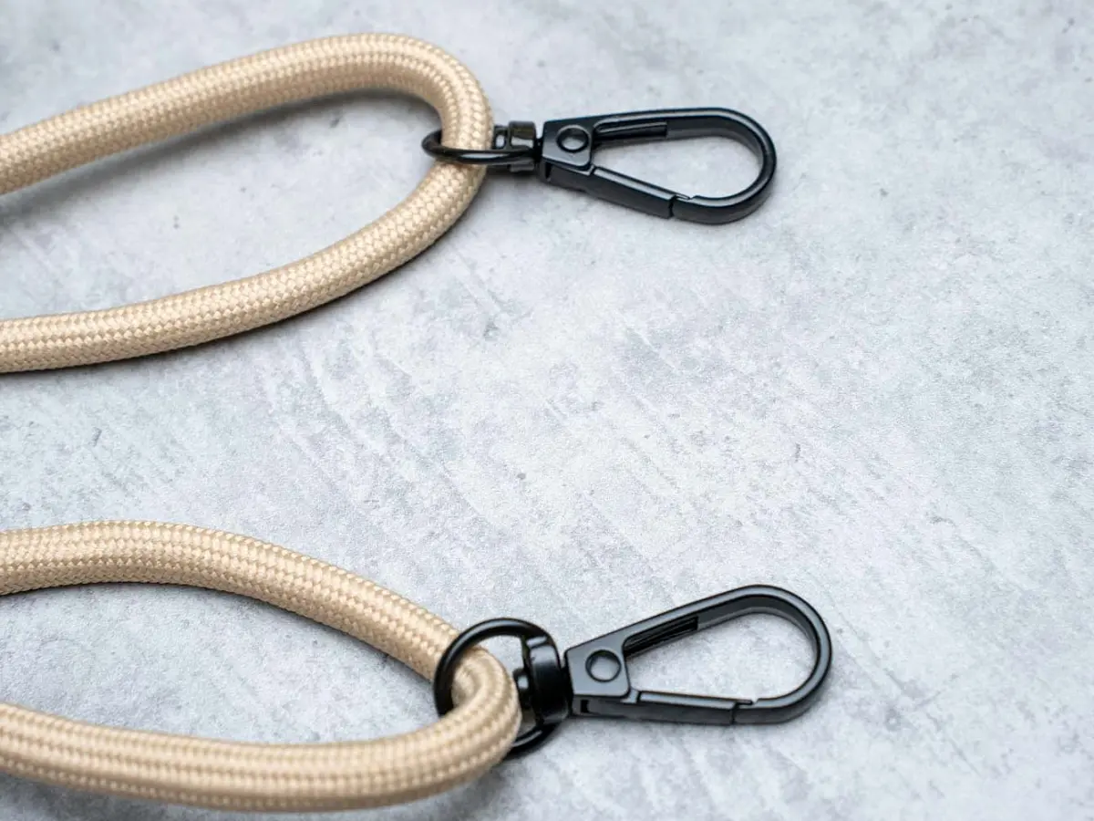 Шнурок для колбы, бежевый