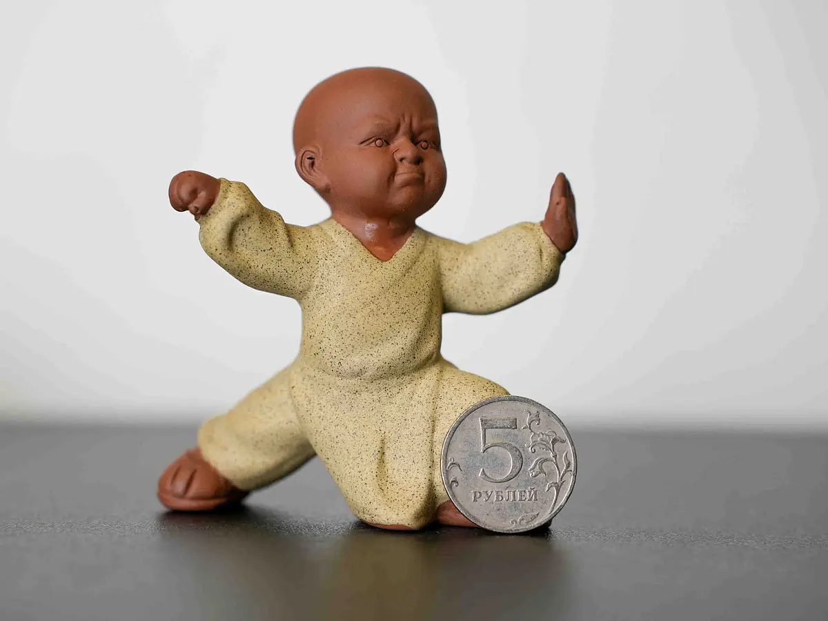 Чайная фигурка «Монах Тайцзицюань» № 29, исинская глина