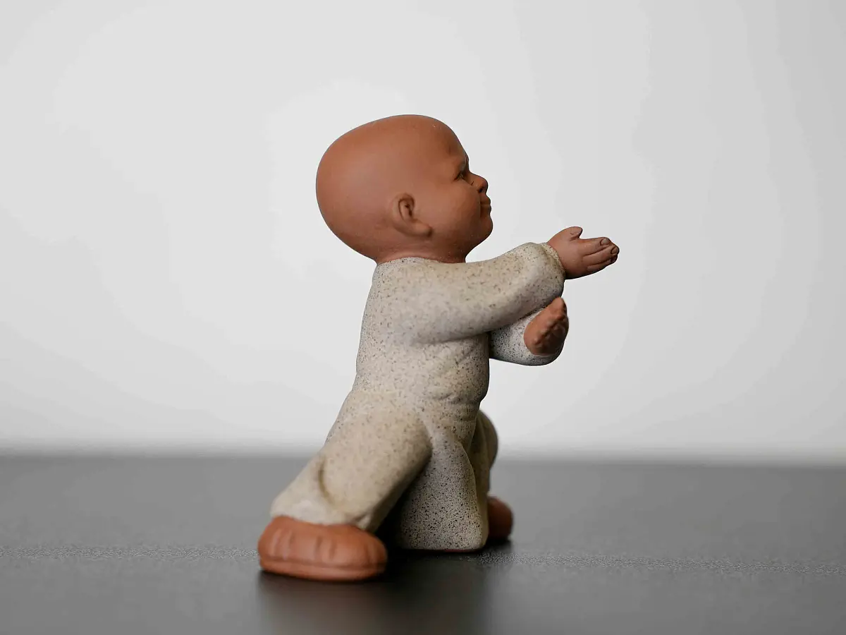 Чайная фигурка «Монах Тайцзицюань» № 30, исинская глина