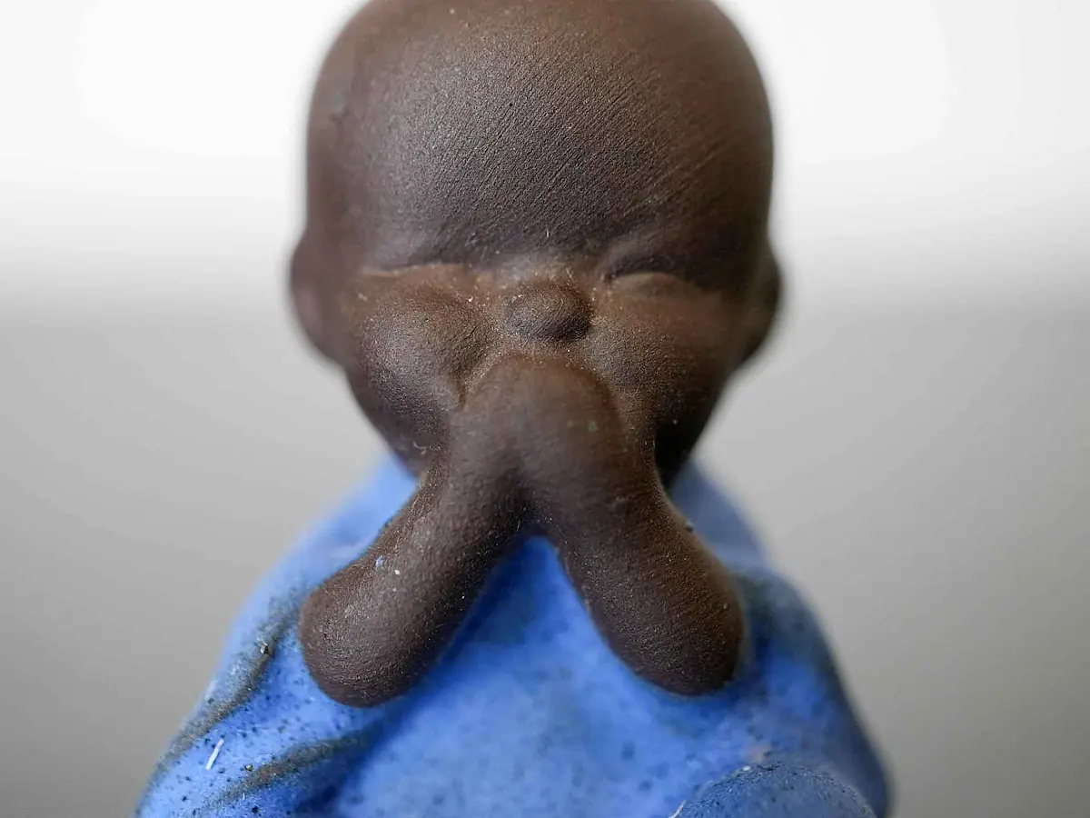 Чайная фигурка «Не говорю» № 103, исинская глина