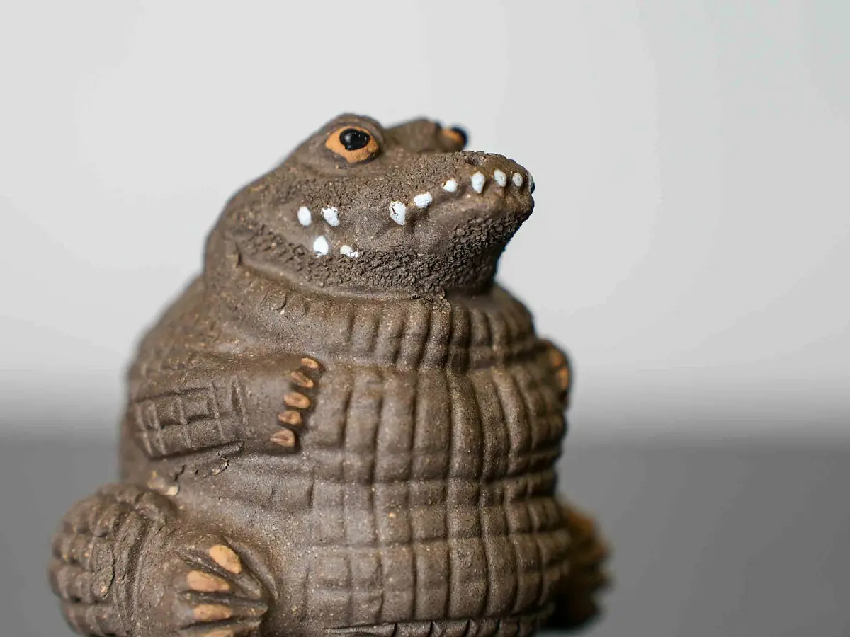 Чайная фигурка «Крокодил» № 35, исинская глина