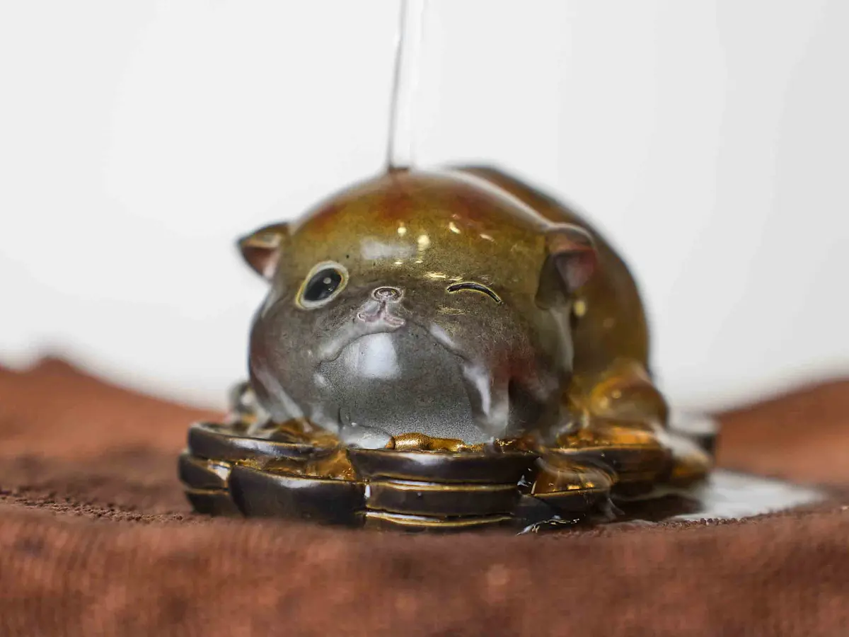 Чайная фигурка «Денежный Котёнок» № 64, меняющая цвет