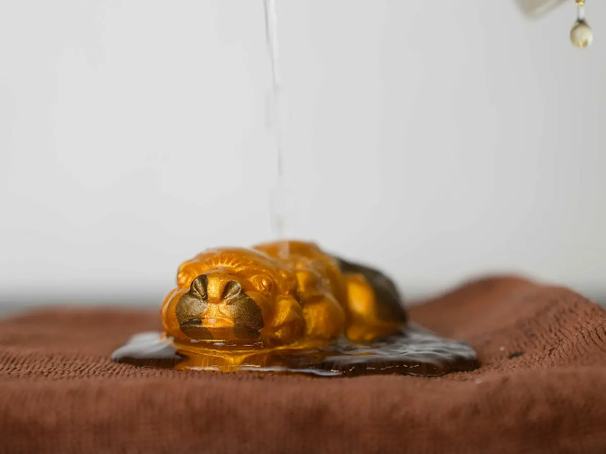 Чайная фигурка «Золотой пёс» № 50, меняющая цвет