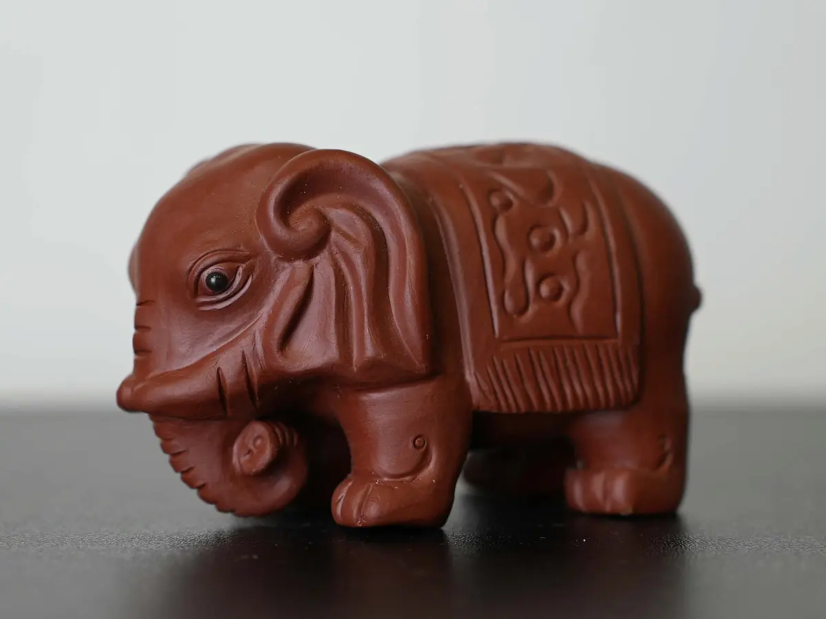 Чайная фигурка «Слон» № 90, исинская глина