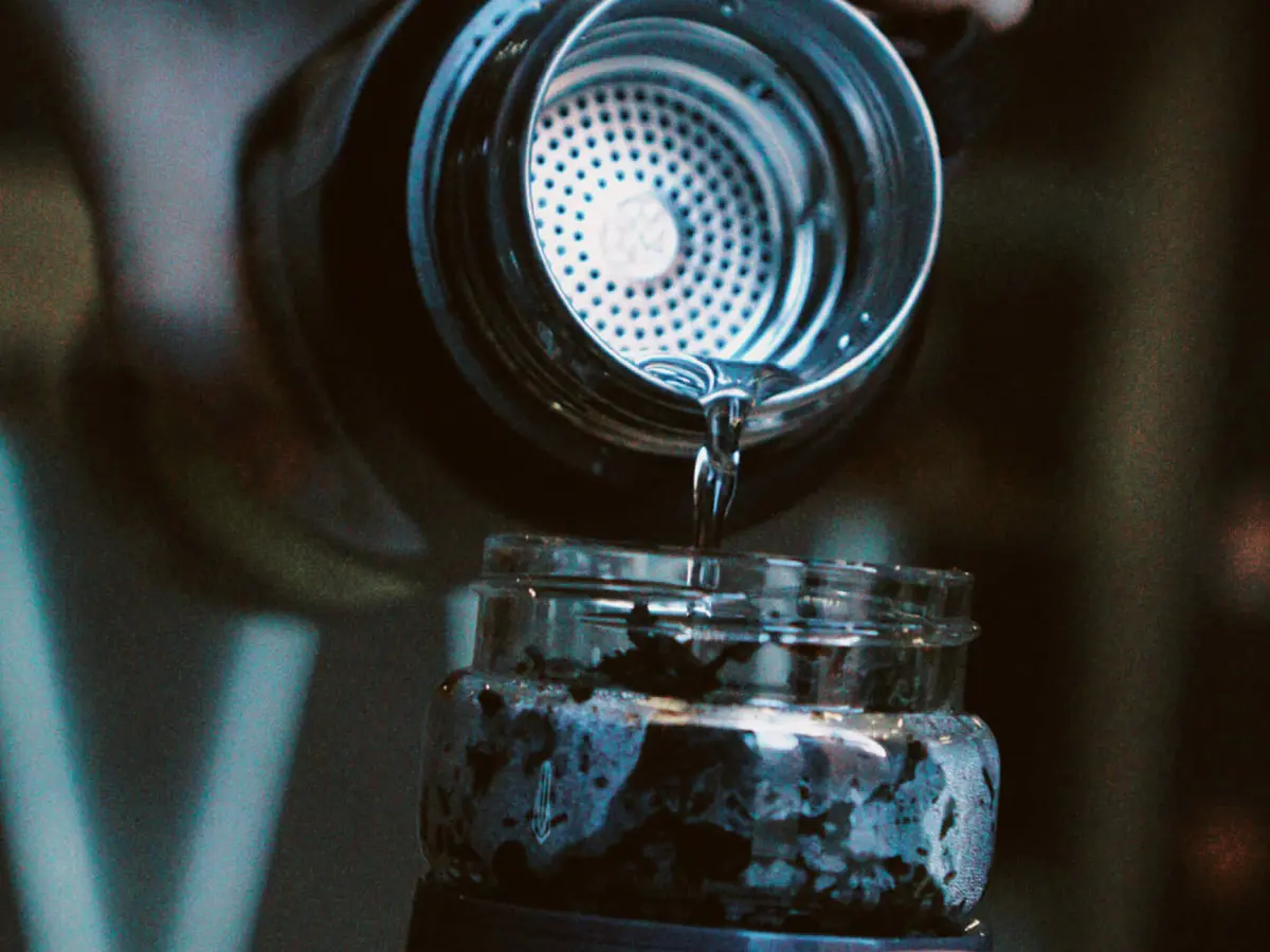 Колба-типот с кнопкой, 260 мл