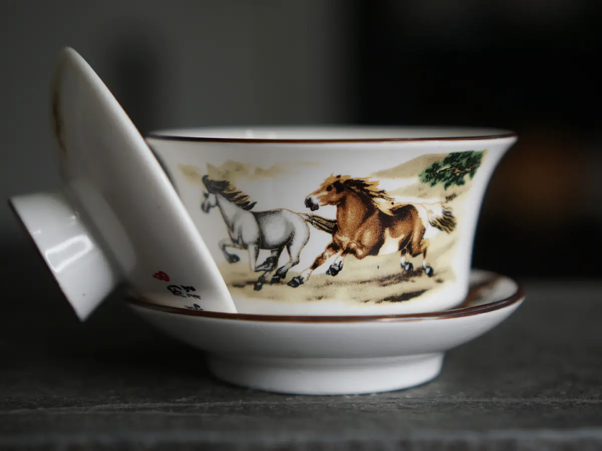 Гайвань «Лошади» № 4, фарфор, 110 мл