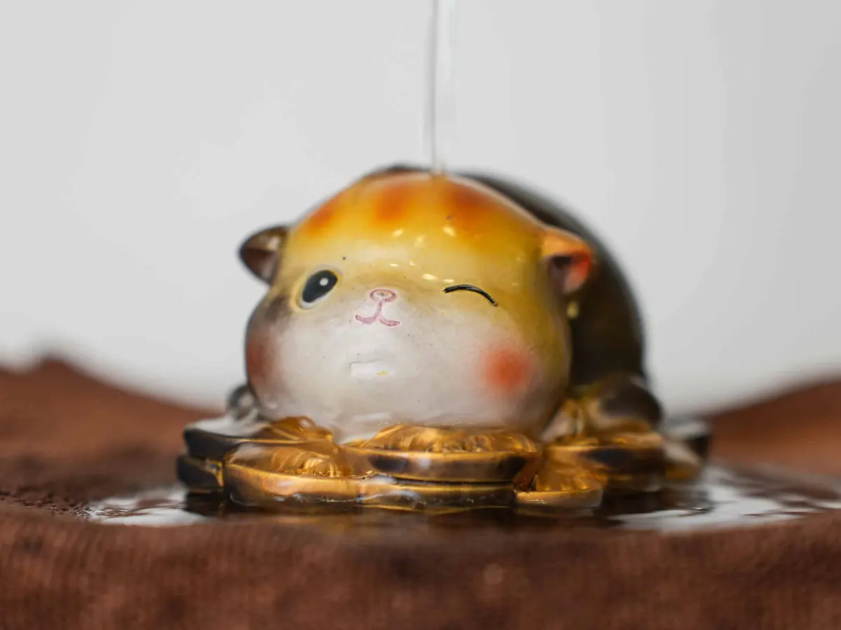 Чайная фигурка «Денежный Котёнок» № 64, меняющая цвет