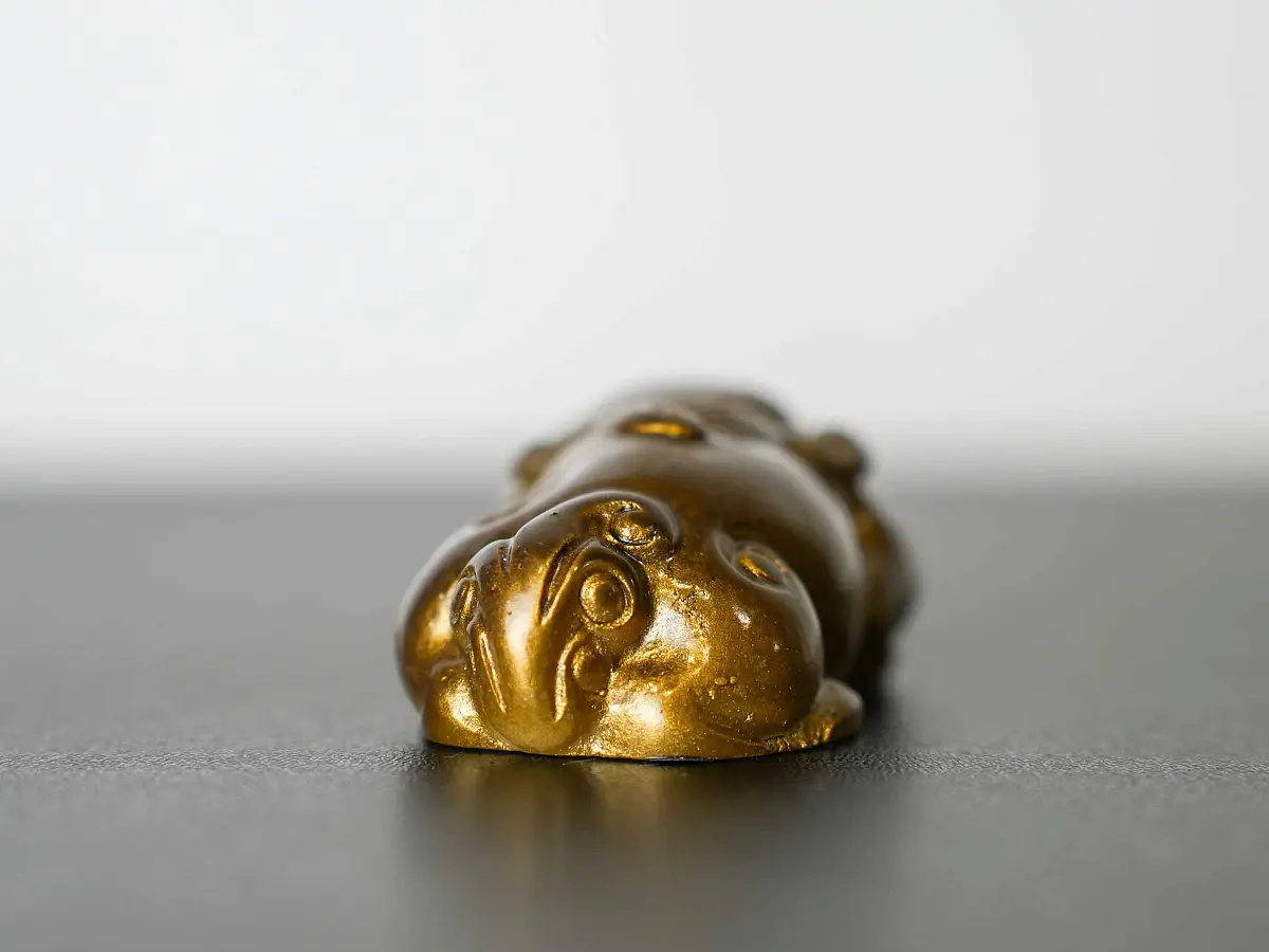 Чайная фигурка «Золотой пёс» № 50, меняющая цвет