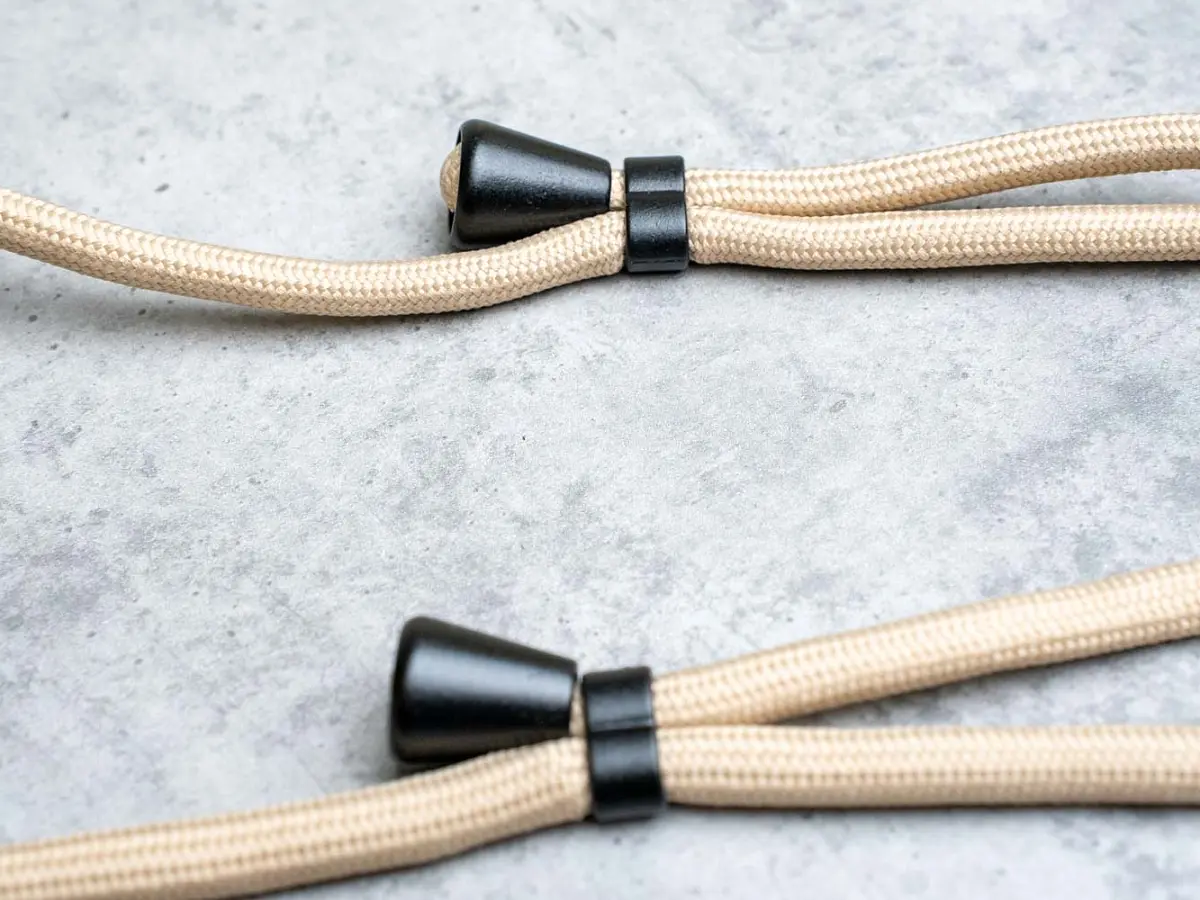 Шнурок для колбы, бежевый