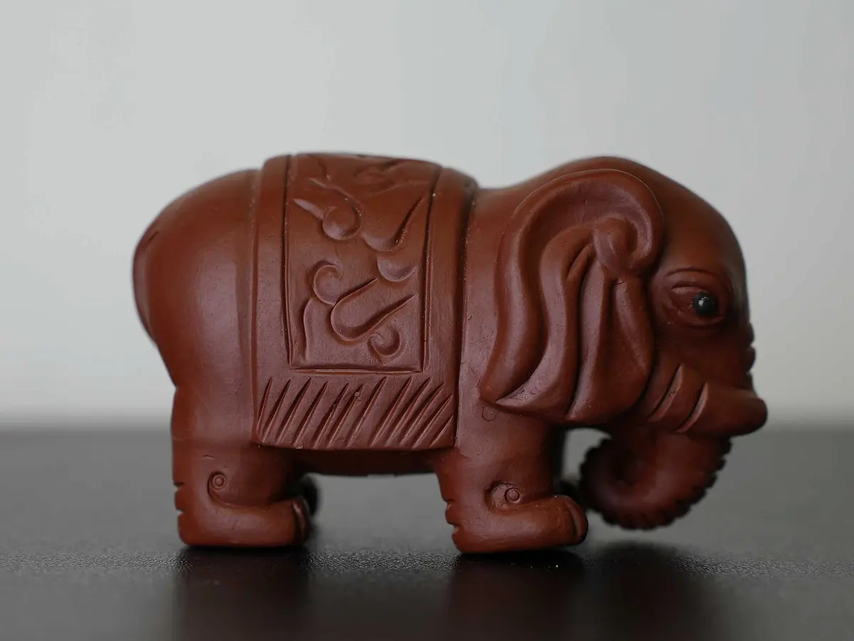 Чайная фигурка «Слон» № 90, исинская глина