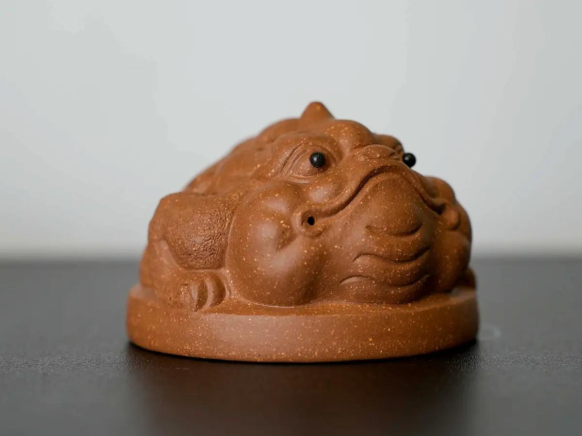 Чайная фигурка «Жаба» № 94, исинская глина