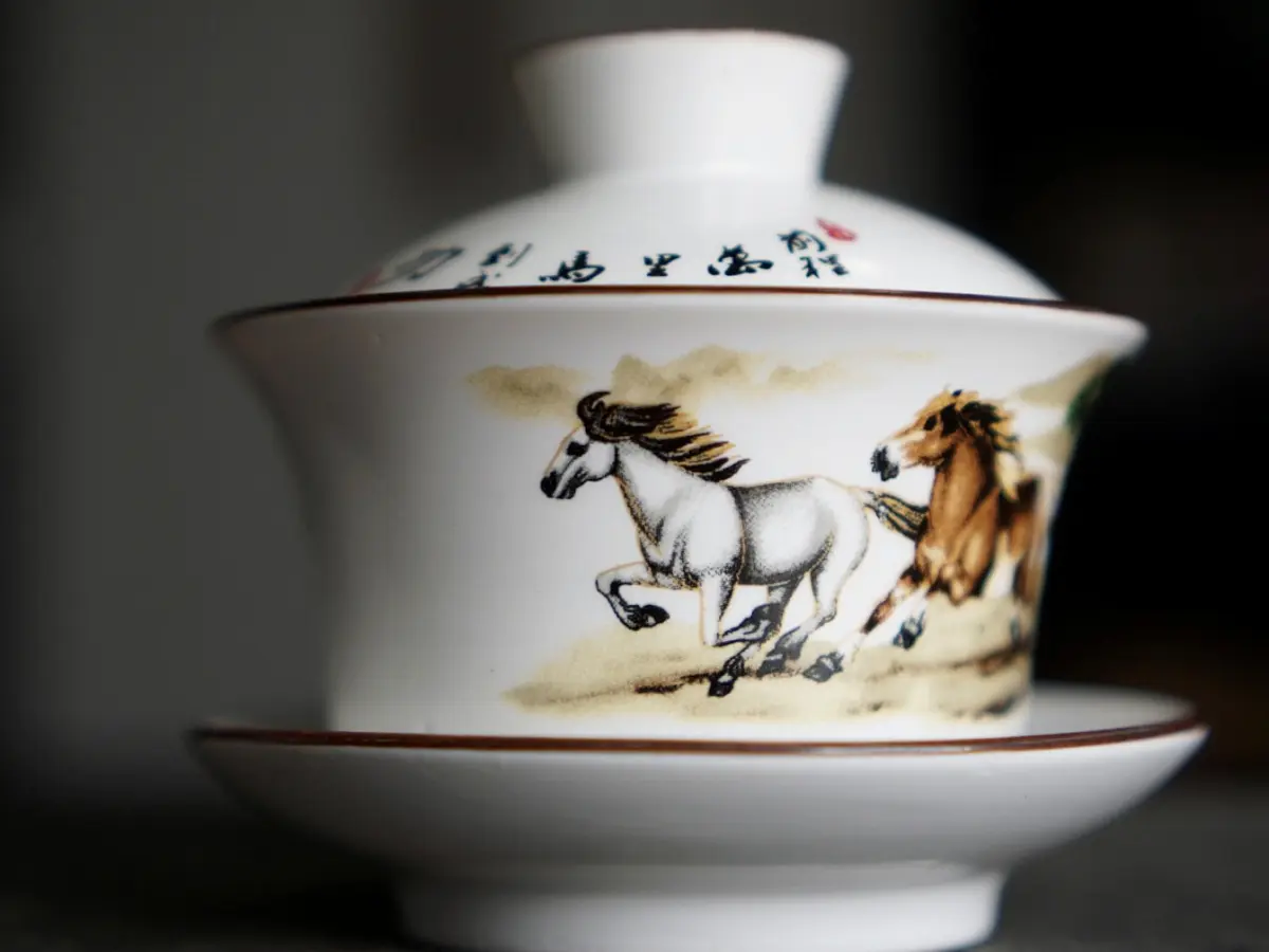 Гайвань «Лошади» № 4, фарфор, 110 мл