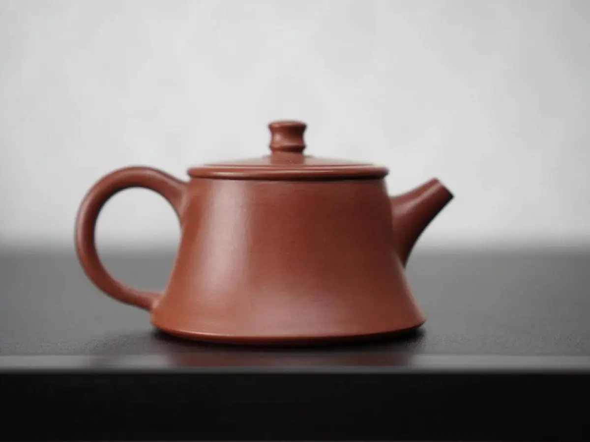 Исинский чайник, 90 мл, № 22