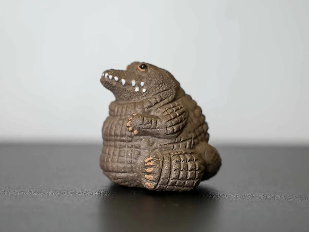 Чайная фигурка «Крокодил» № 35, исинская глина