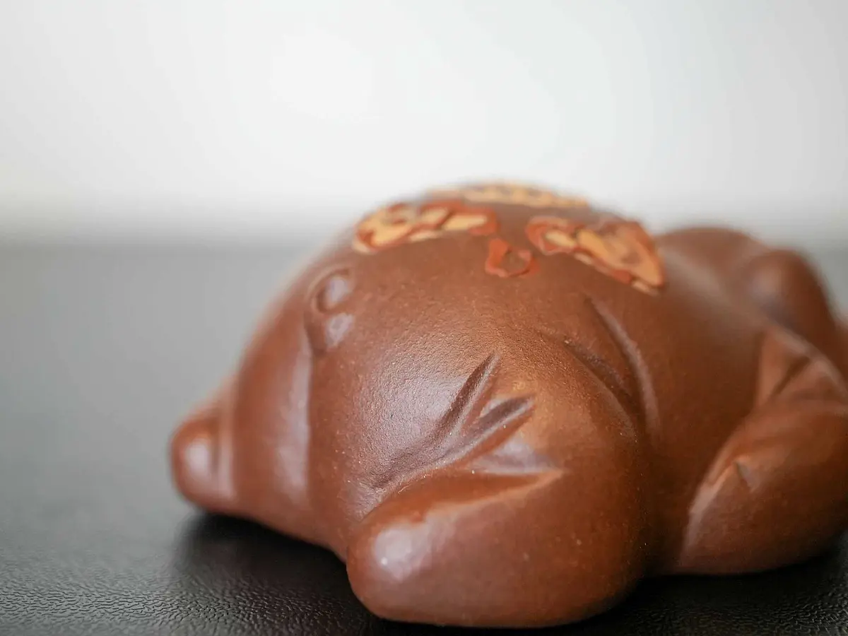 Чайная фигурка «Беззаботный поросёнок»№ 88, исинская глина