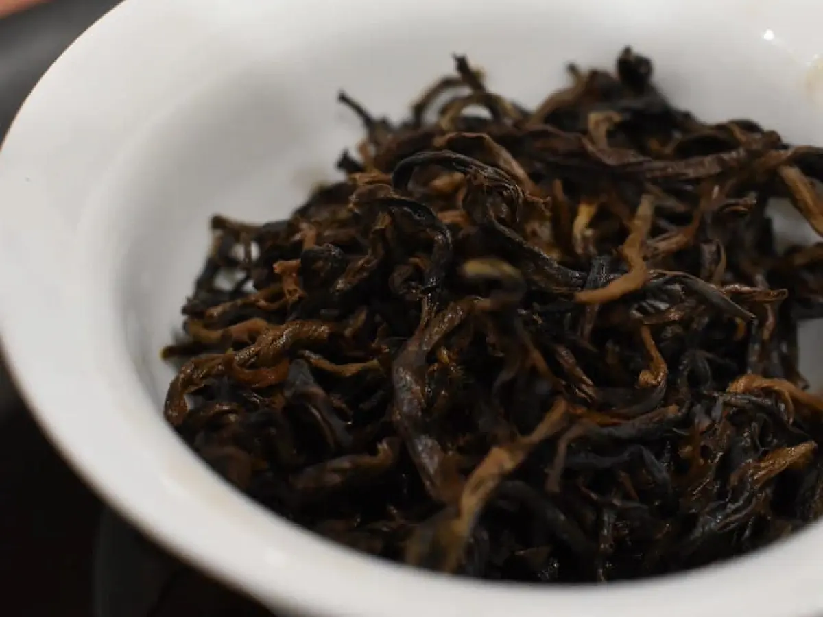 Дянь Хун Мао Фэн