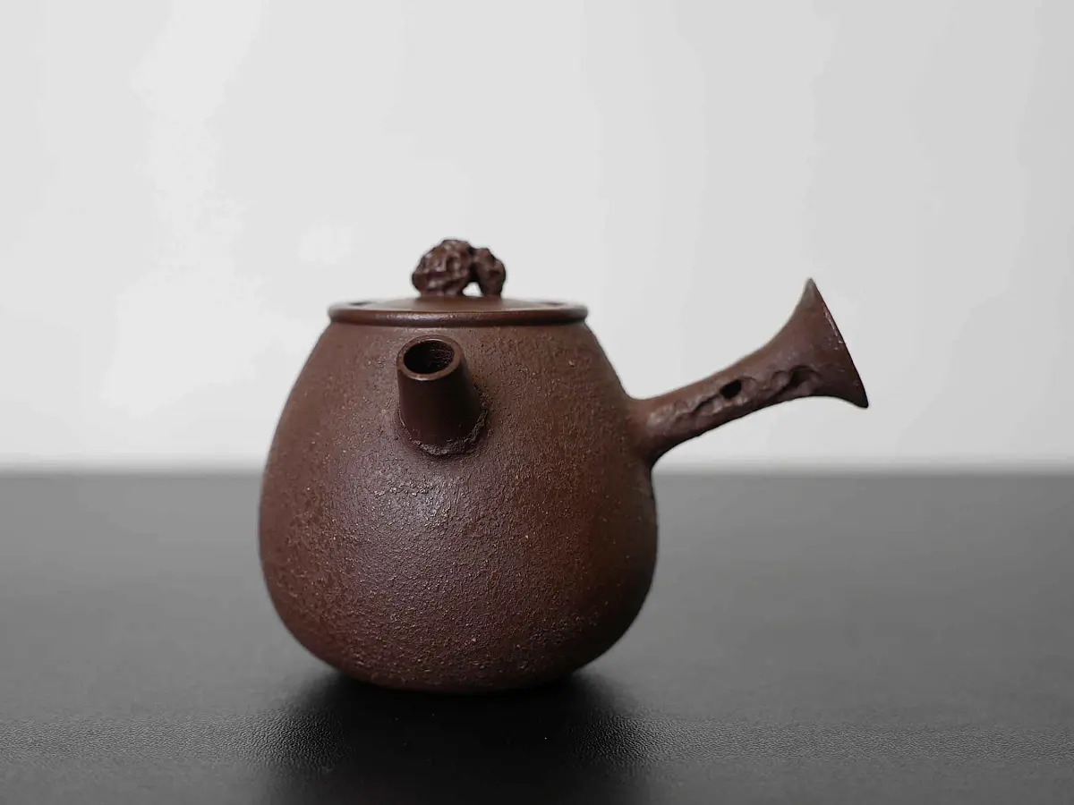 Исинский чайник с боковой ручкой, 100 мл, № 529