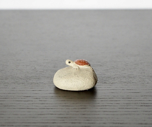 Чайная фигурка «Черепаха на камне» №1, исинская глина
