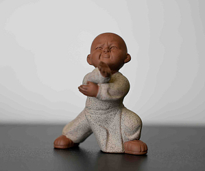 Чайная фигурка «Монах Тайцзицюань» №30, исинская глина