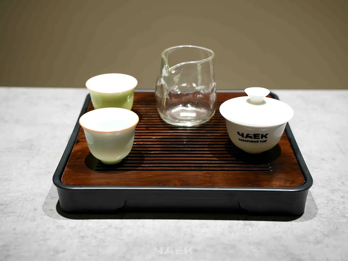 Квадратная чабань № 28, деревянная с пластиковым поддоном, 28х28