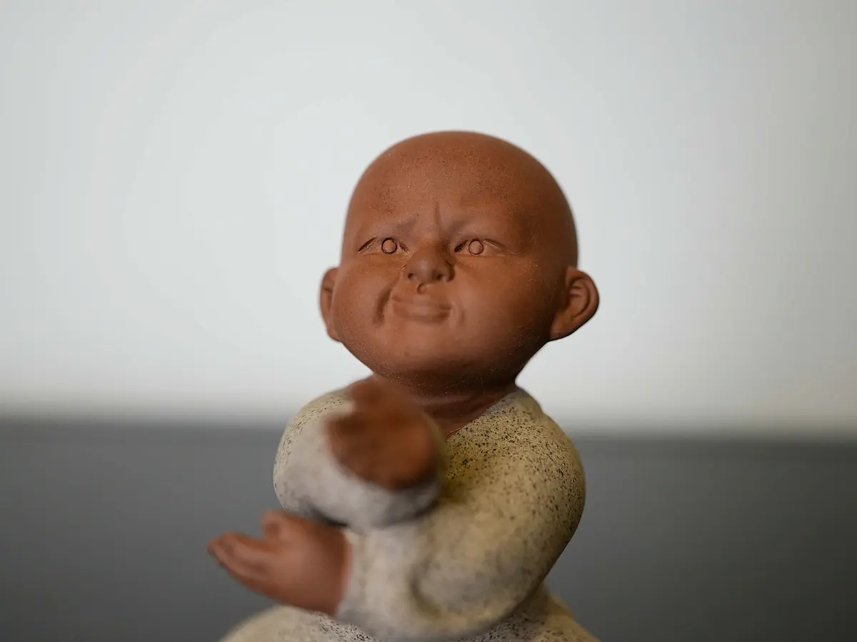 Чайная фигурка «Монах Тайцзицюань» № 30, исинская глина