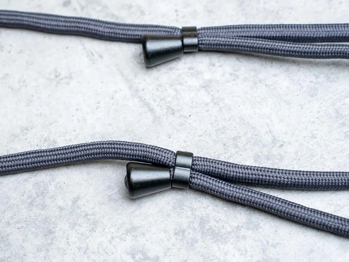 Шнурок для колбы, серый