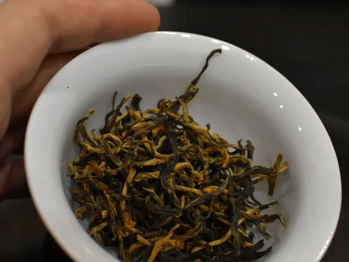 Дянь Хун Мао Фэн