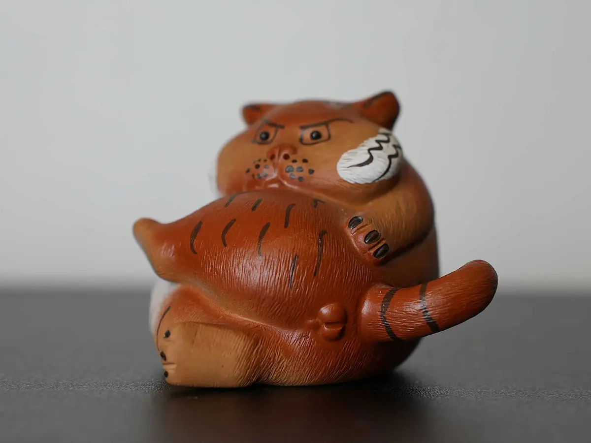 Чайная фигурка «Тигр» № 99, исинская глина