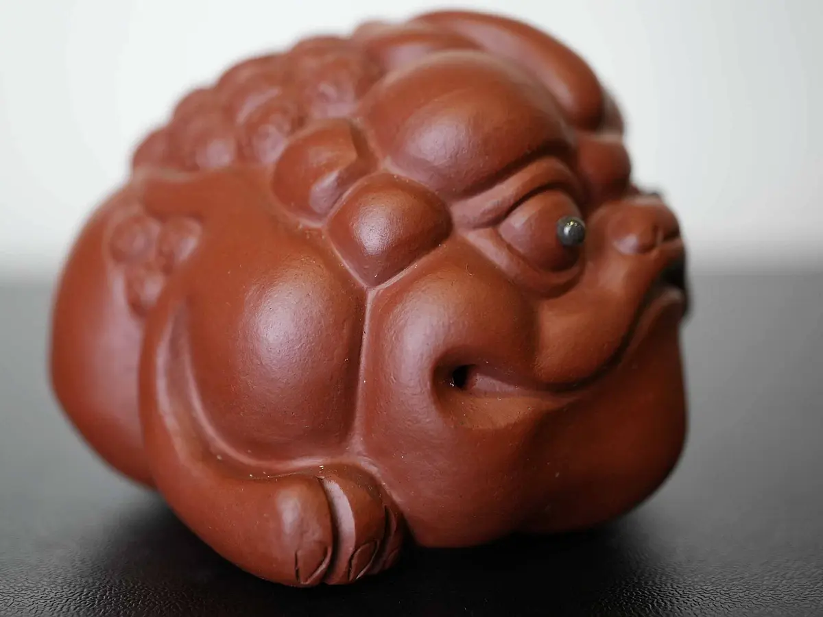 Чайная фигурка «Трёхлапая Жаба» № 97, исинская глина