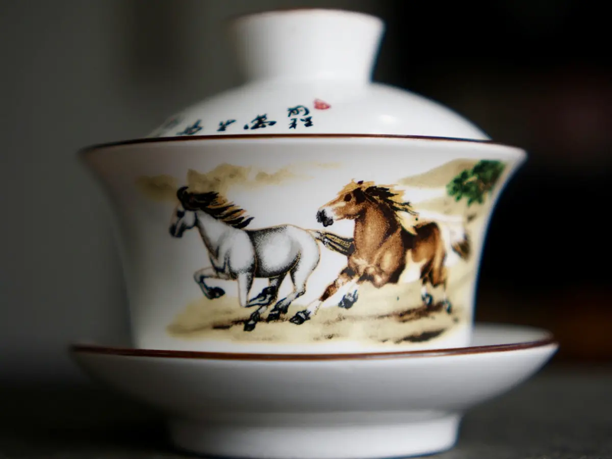 Гайвань «Лошади» № 4, фарфор, 110 мл