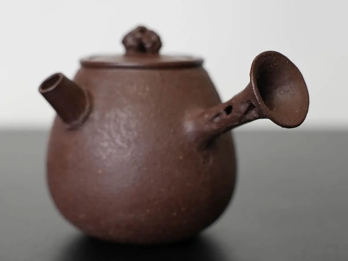 Исинский чайник с боковой ручкой, 100 мл, № 529