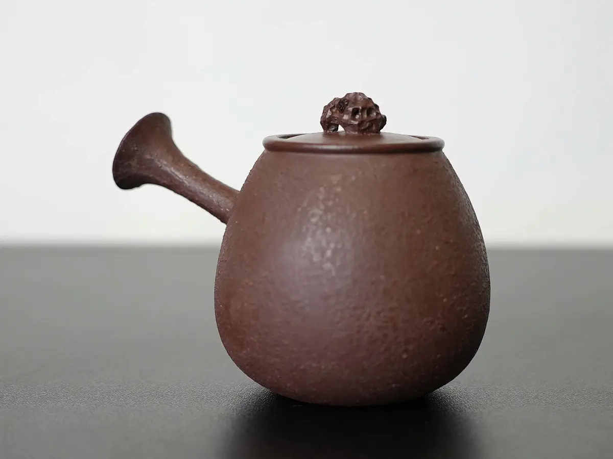 Исинский чайник с боковой ручкой, 100 мл, № 529