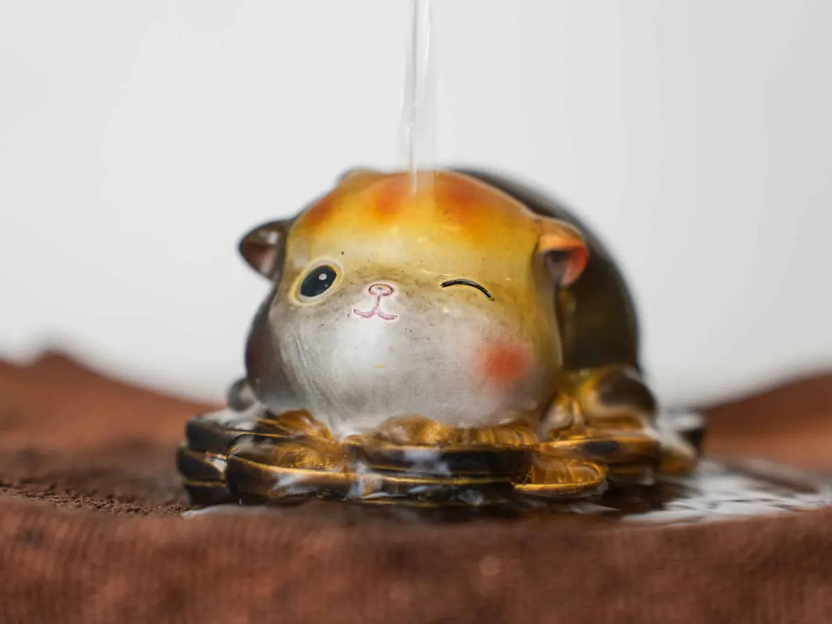 Чайная фигурка «Денежный Котёнок» № 64, меняющая цвет