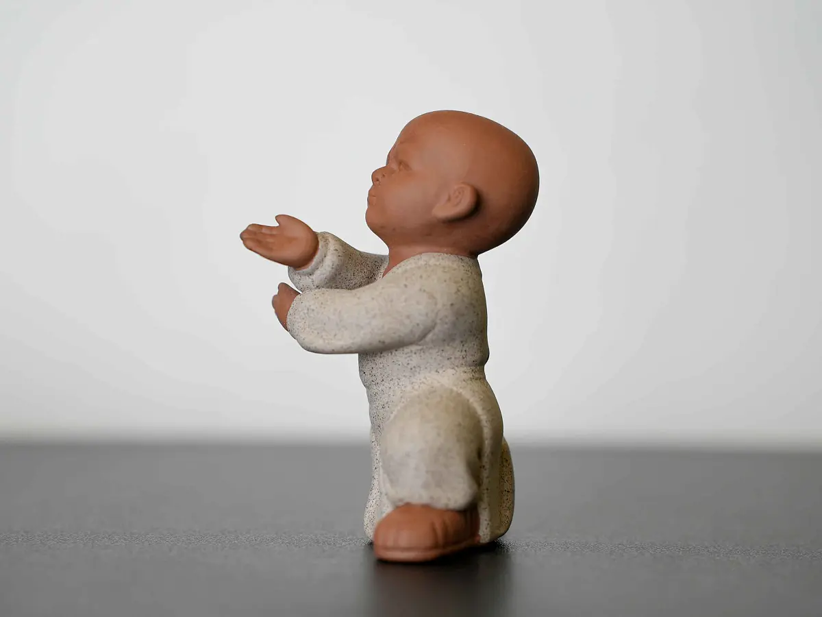 Чайная фигурка «Монах Тайцзицюань» № 30, исинская глина