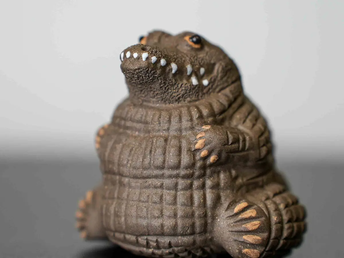 Чайная фигурка «Крокодил» № 35, исинская глина